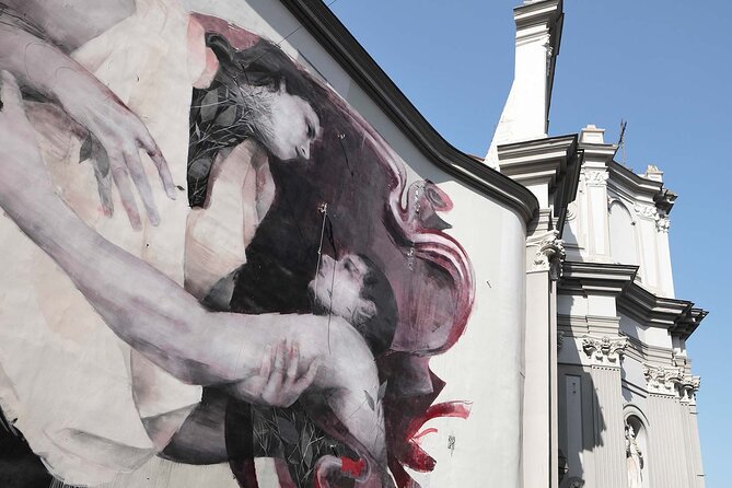 Rione Sanità tour among baroque, revival, street art & food - Porta San Gennaro: starting where Rione Sanità tells time