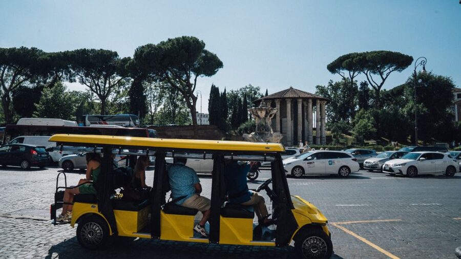 Rome: City Highlights Golf Cart Tour with Local Guide - Largo Argentina: Caesar’s Assassination in a Single Square