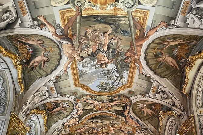 Rome Doria Pamphilj Gallery Guided Tour - Headphones, pacing, and group size (max 20)
