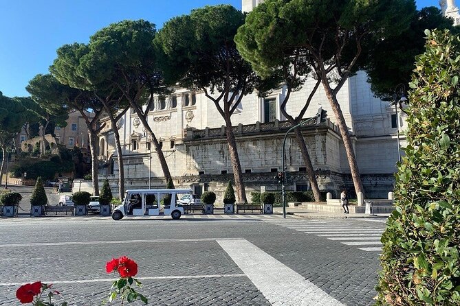 Rome Evening Golf Cart Tour w/ Pizza & Gelato Dinner Max 6 People - Hadrian’s Temple and the Trevi coin ritual