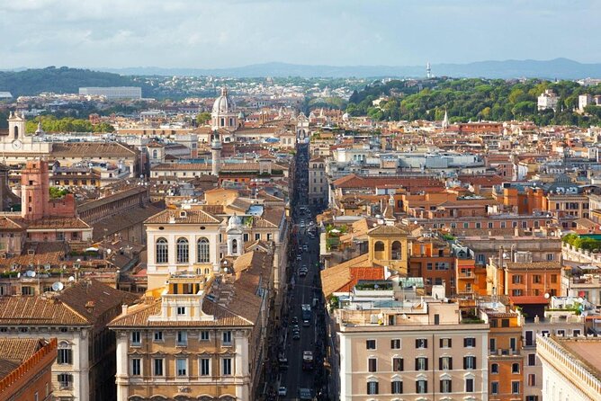 Rome: Golf Cart Tour of the Eternal City - Via del Corso: Rome’s Main Shopping Artery, Briefly