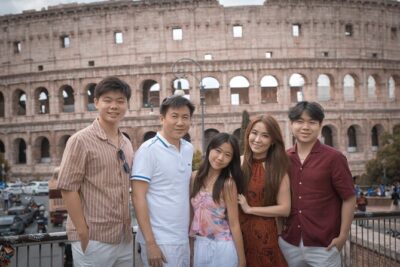 Rome : Golf cart tour & Professional Photoshoot - Colosseum Area Photo Moments Without the Full-Day Trek