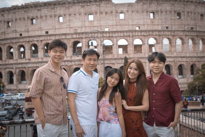 Rome : Golf cart tour & Professional Photoshoot - Colosseum Area Photo Moments Without the Full-Day Trek