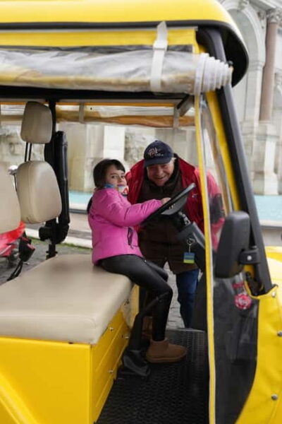 Rome: Golf Cart Tour with Professional Photoshoot - Your guide and the multilingual advantage (Elmar and team)