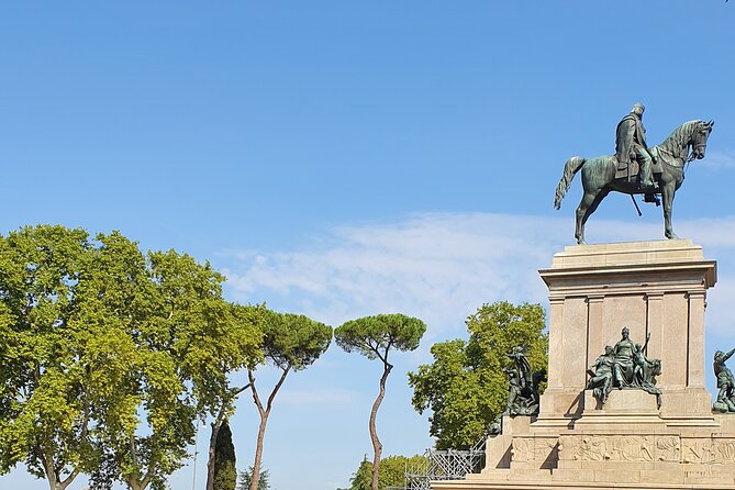 Rome in a Day golf cart tour for cruisers with Pizza & Gelato - What’s Included: Pizza, Gelato, Water, and Earpieces