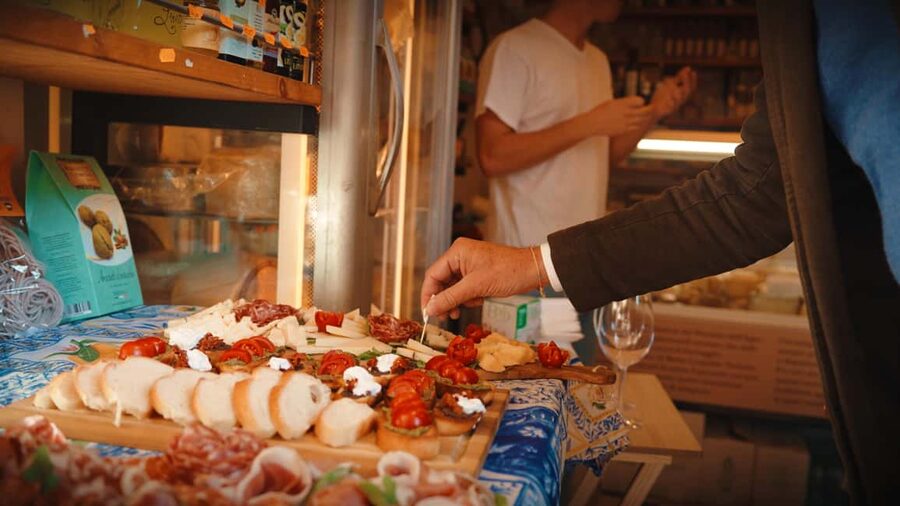 Rome in Comfort: 3-Hour Private Golf Cart Tour with Food Tasting - Italian food tasting: meats, cheese, wine, plus gelato breaks