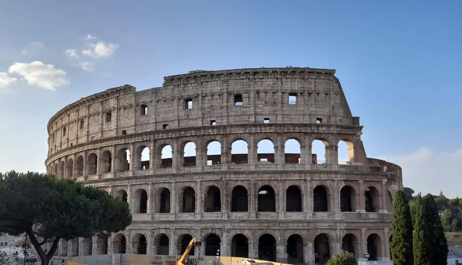 Rome: Private Golf Cart Tour with Driver - Colosseum and the Roman Forum area: photos with context