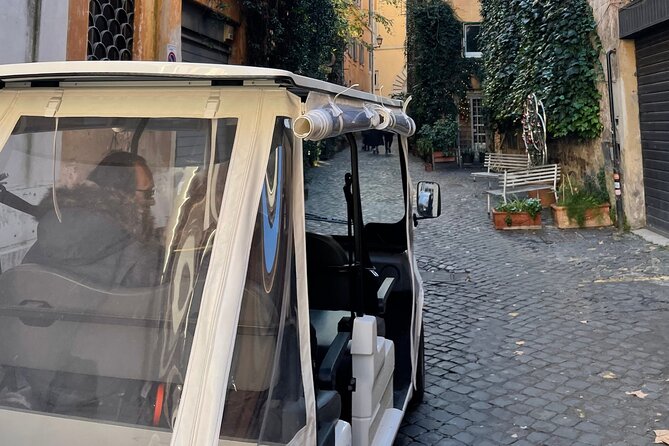 Rome’s Highlights on a Golf Cart Tour - The real star: the guide behind the wheel