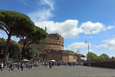 Rome’s Top Highlights by Luxury Golf Cart - Colosseum stop: icon views without the endurance test