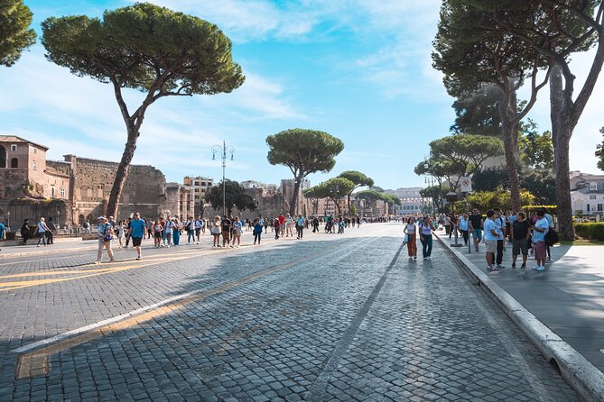Rome Unforgettable Highlights by Golf Cart Tour - Trevi Fountain: the coin toss tradition and how to handle the crowds