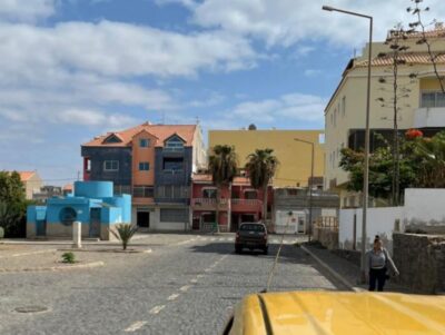 Sal island: Santa Maria city tour, street art and tapas - A guided street-art stroll through daily Cape Verde life