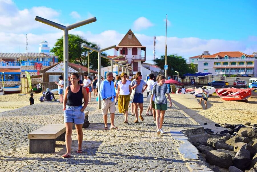 Sal island: Santa Maria city tour, street art and tapas - Price and logistics: is $147 per group up to 2 worth it?