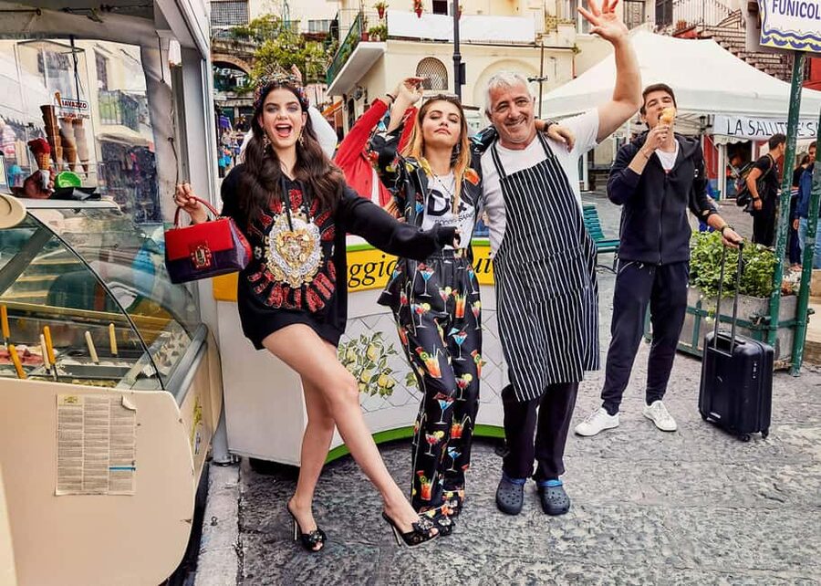 Sorrento: Gothic-Baroque Art Tour & Free local Tasting - Finding Your Guide at Piazza Torquato Tasso