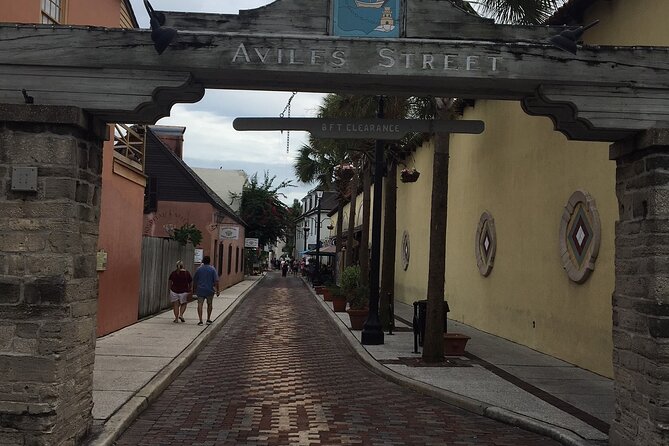 St Augustine Shared Golf Cart Tour - Hotel District Drive: From Governors House to the Cathedral Basilica