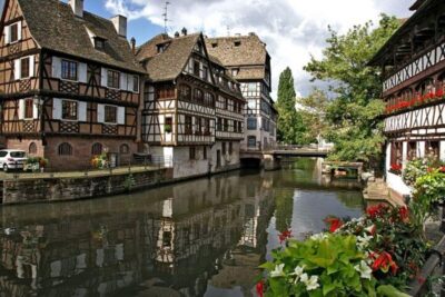 Strasbourg : Private Street Art Tour - A private 2-hour format that actually feels efficient