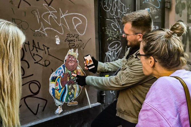 Street Art and Alternative Tour in Budapest - Meet ET at Telep-Art Galéria and Get Your Bearings