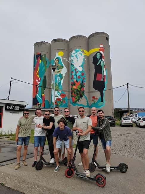 Street Art E Scooter tour - Meeting at Maršala Birjuzova 23: Start Point and First Impressions