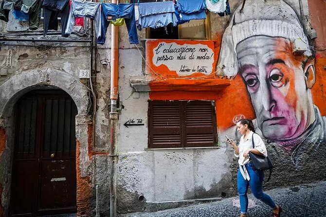 Street Art of Spanish Quarters and Maradona Tour - Guide Experience: When Pasquale Can Make the Art Click