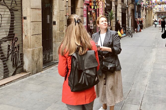 Street Art, Sculptures & Crime Stories Walking Tour – Barcelona - The guide experience: why Liliia and Leila keep coming up