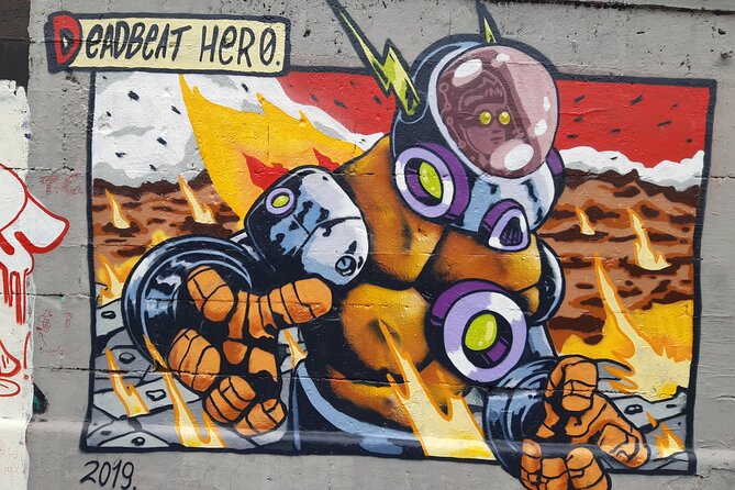 Street Art Tour in Vienna - Stop 4: Friedensbrücke and the lesson of overpainting