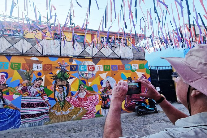 Street Art Tour With An Artist in Oaxaca - Why Walking with Artist Sara Changes What You Notice