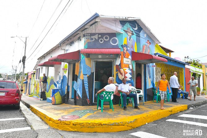 Street art walking tour in Santiago (art walk) - Where this art walk starts: Parque Colón to Los Pepines