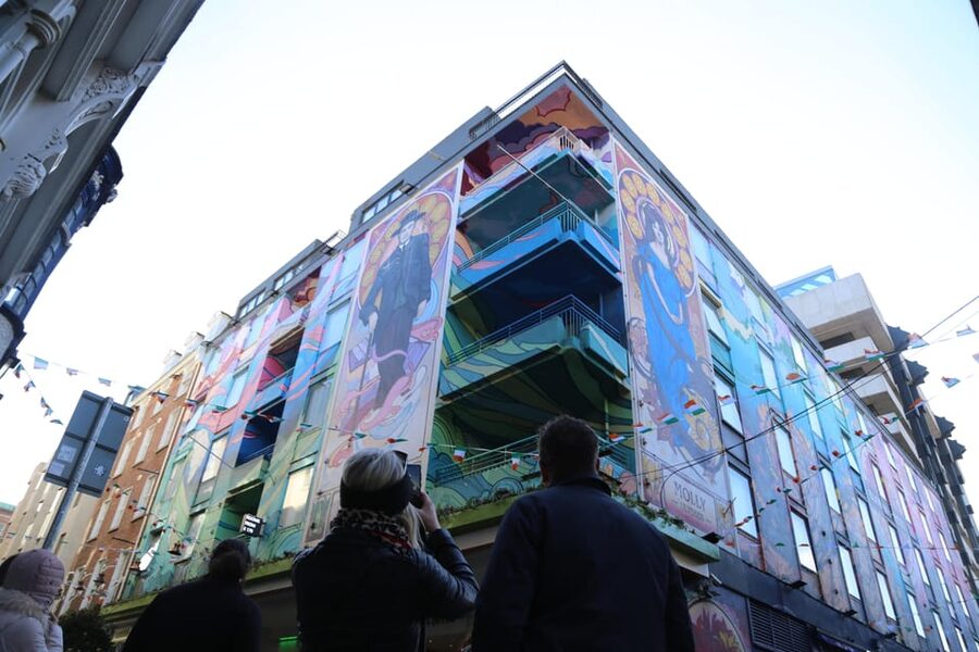 Street Art Walking Tour - Stop 2: Yamamori Tengu—photo stop + culture clues