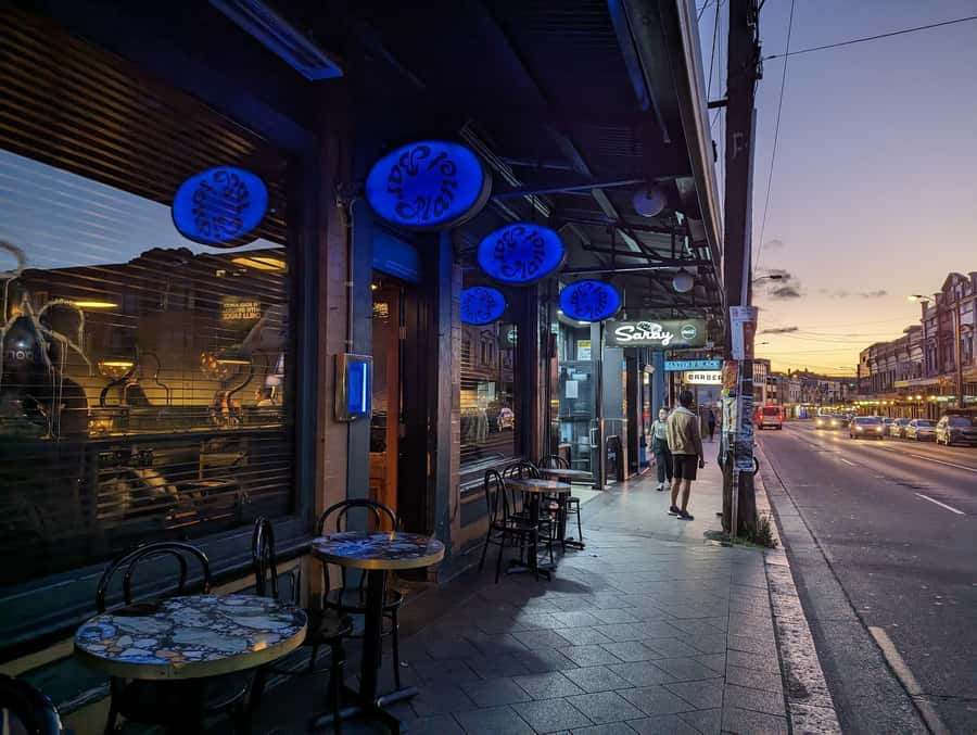 Sydney: Street Art & Small Bar Tour with Complimentary Drink - Meeting point starts your night with a clue