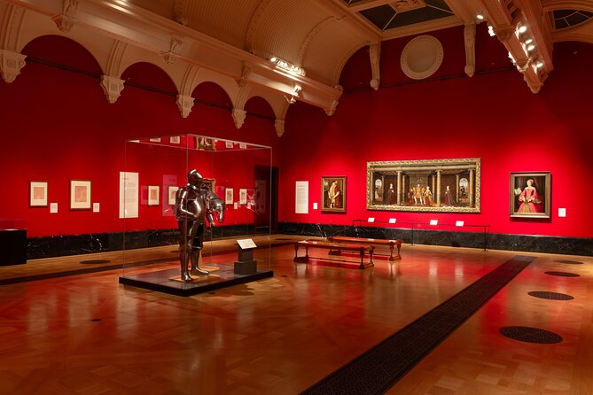 The Kings Gallery - Queen Elizabeth II: Her Life in Style - Who should book this, and who might not get as much out of it
