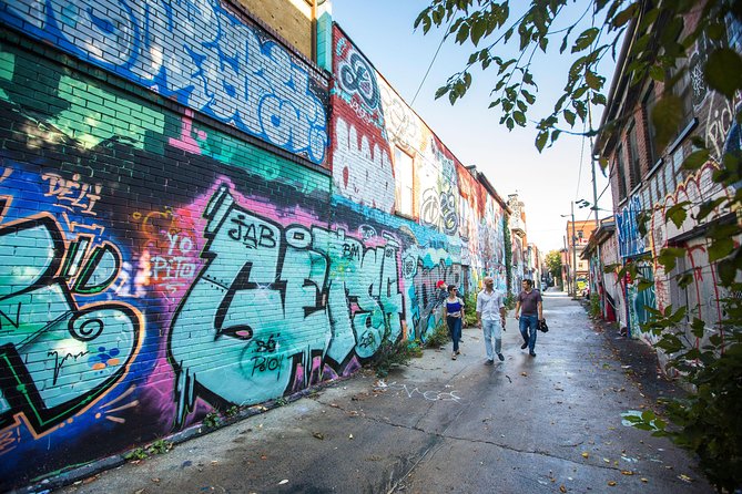 The Montreal Street Art & Mural Tour - Stop 2: The 9-story Leonard Cohen mural (and why it matters)