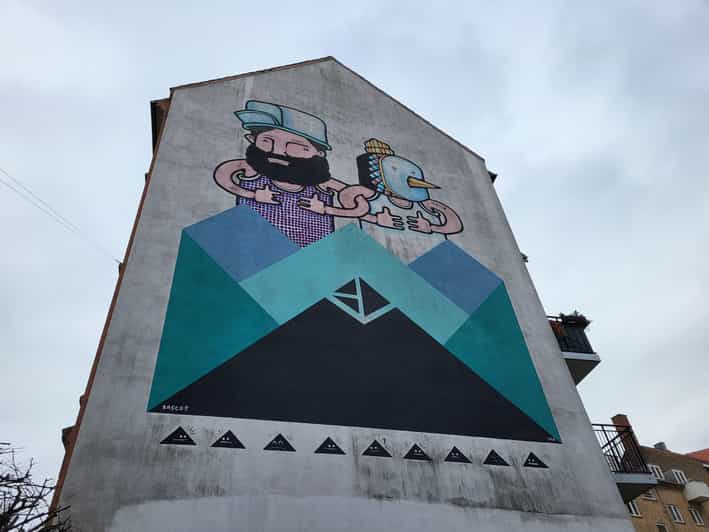 The Nørrebro Street Art & Food Tour - Food Break That Actually Feels Local: Kösem Shawarma and Falafel