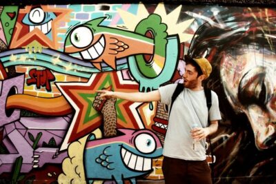 The Original London Street Art Tour (French) - East End street art reading: tags, styles, and what to look for