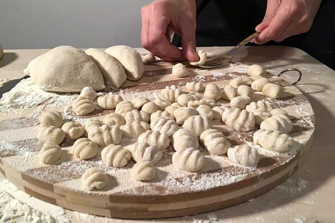 Tuscan Cooking Class in an Art Gallery in Florence - Cooking Tuscan Classics Inside Anna’s Florence Art Gallery