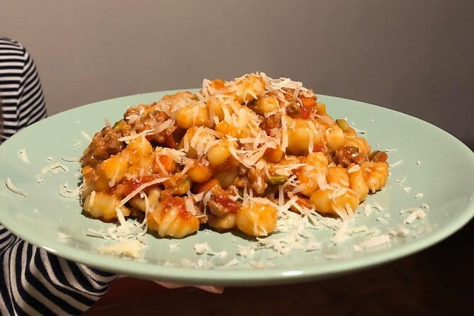 Tuscan Cooking Class in an Art Gallery in Florence - Fresh Homemade Ragù Pasta: The Heart of the Class