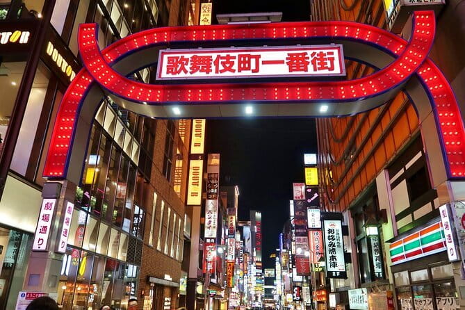 Ueno and Yanaka Culture Art Walking Tour in Old Tokyo - Stop 3: Ameyoko shopping street with context (plus a real lunch break)