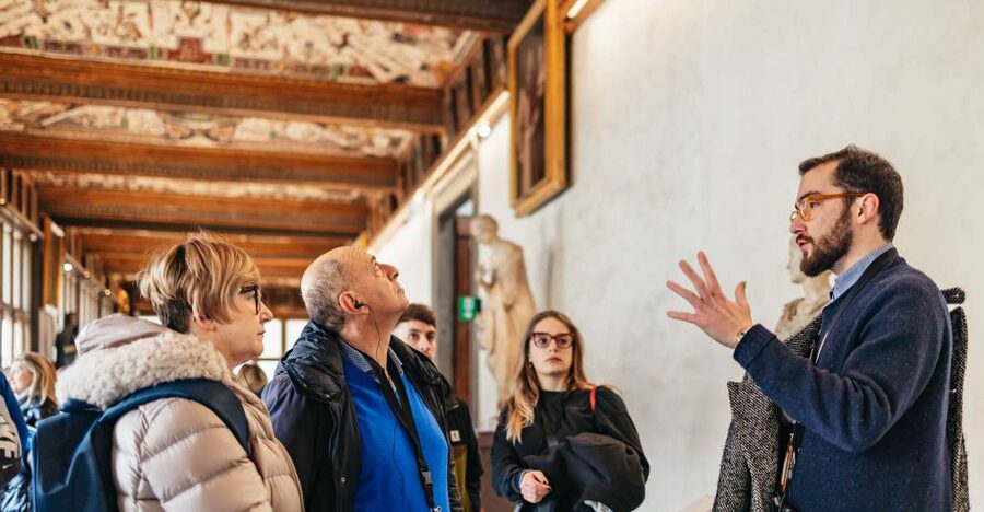 Uffizi Gallery: Renaissance Masterpieces Guided Tour - Don’t underestimate the stairs (two floors up)