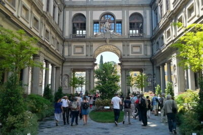 Uffizi Gallery: Self-guided App Visit & Optional Accademia Museum - Meeting point and tickets: how not to lose time