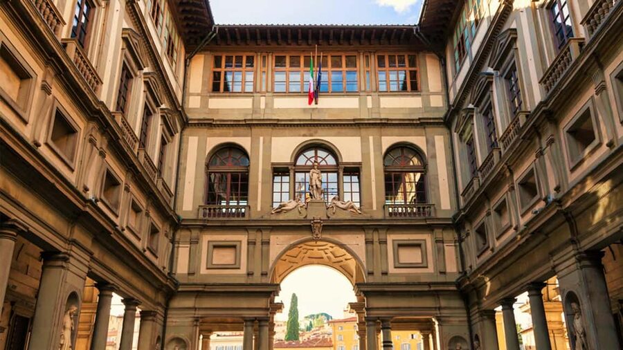 Uffizi Gallery: Small Group Guided Tour with Reserved Entry - The rooftop terrace finale over Piazza degli Uffizi