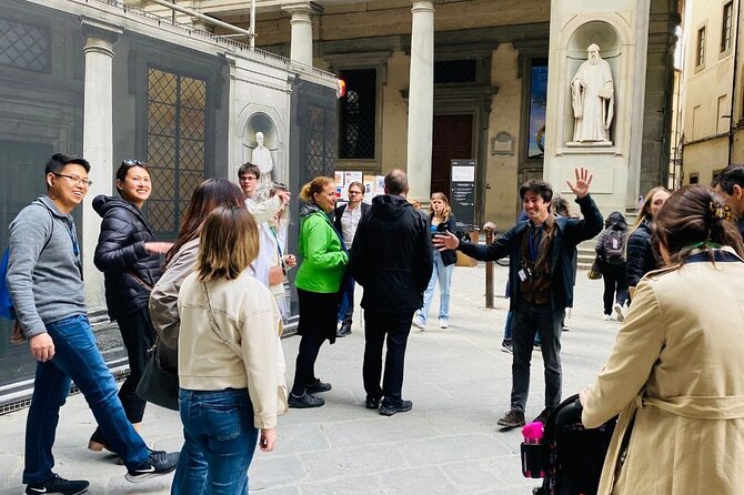 Uffizi Gallery Tickets: Step into the Heart of Renaissance Art - Inside the Uffizi Galleries: Middle Ages roots to Renaissance power