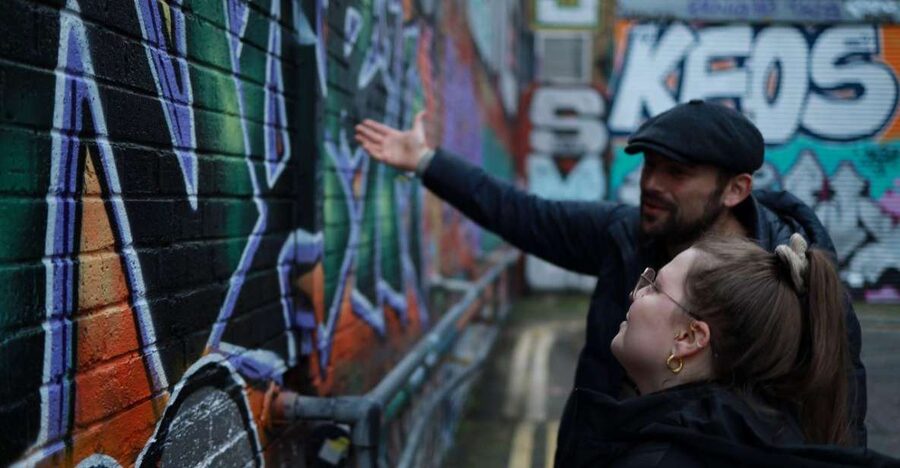 Urban Canvas: Exploring Shoreditch's Vibrant Street Art - Meeting at Shoreditch High Street Station and setting expectations for the 2h40 walk