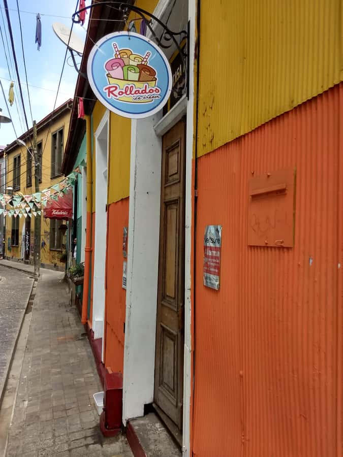 Valparaiso: Street Art, Funiculars and Port City Tour - El Peral Funicular: The Hill Ride That Turns Steep Into Scenic