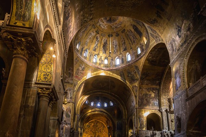 Venice's Best: Basilica, Doge's Palace, Gondola & History Gallery - History Gallery VR: A Quick Shortcut to Older Venice