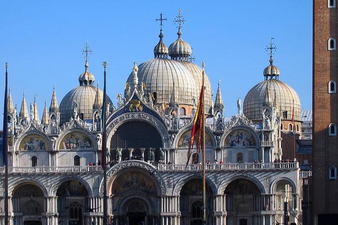 Venice's Best: Basilica, Doge's Palace, Gondola & History Gallery - Gondola on the Canal Grande: Commentary, Timing, and What to Expect