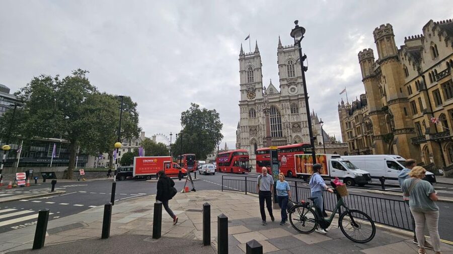 VIP Westminster Abbey & Upper Gallery and Buckingham Palace - How this VIP Westminster Abbey tour actually saves your time