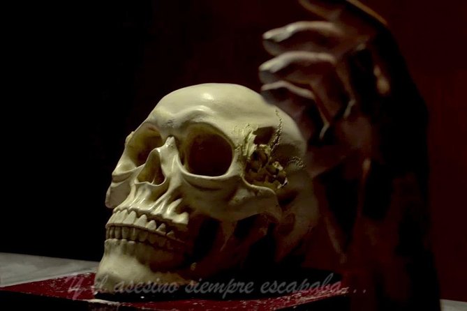 Xcape Room Bcn: Corpse Gallery Escape Room Barcelona - Multiple puzzle spaces: why moving through rooms helps the experience